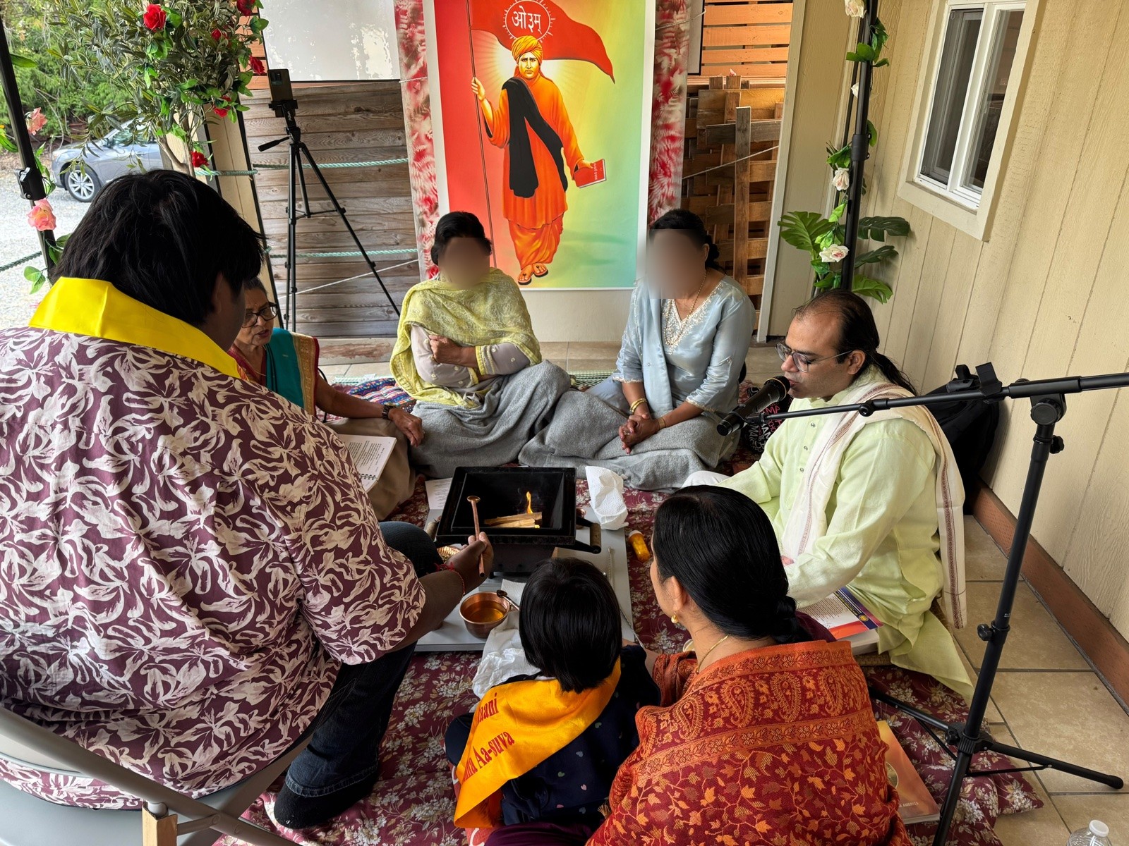 Auburn Sanctuary Satsang & Havan — Large community congregation united in recitation of Shanti Path and Vedic prayer hymns.